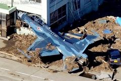 F 16 fighter tsunami japan 01
